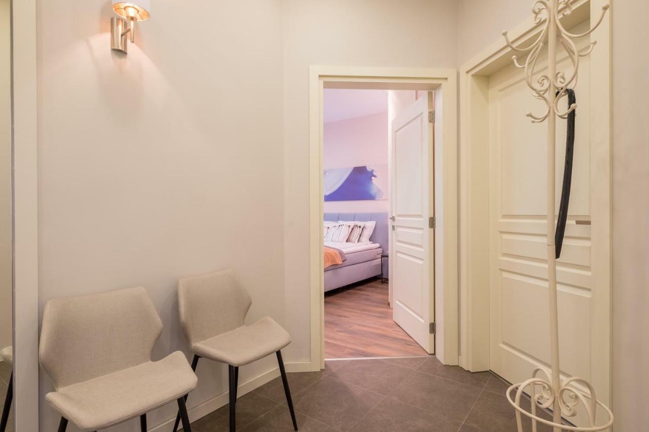 Cozy 3-Bedroom With Stylish Comfort And Chic Decor София Екстериор снимка